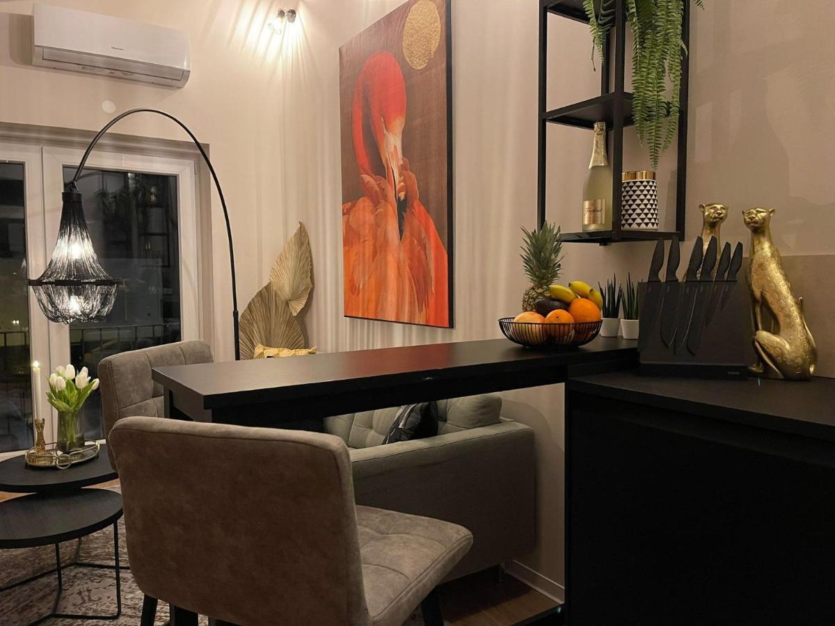 Stay At Smilla - Boutique Apartments Mit Kueche - Parken - Klima - Netflix - Waschmaschine Wiesbaden Exterior foto